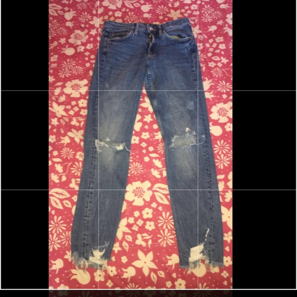Blue H&M ripped denim girlfriend jeans